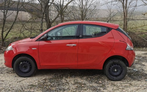 Lancia ypsilon